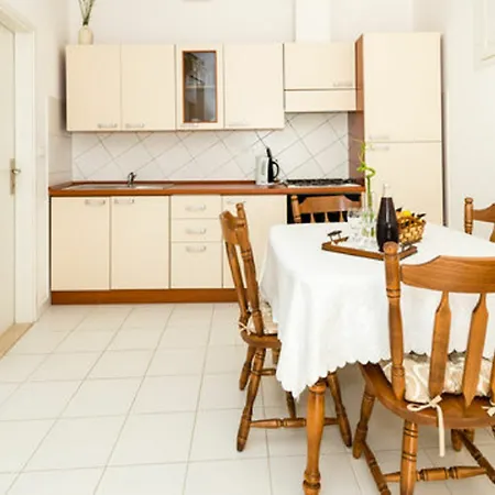 Apartment Klara *